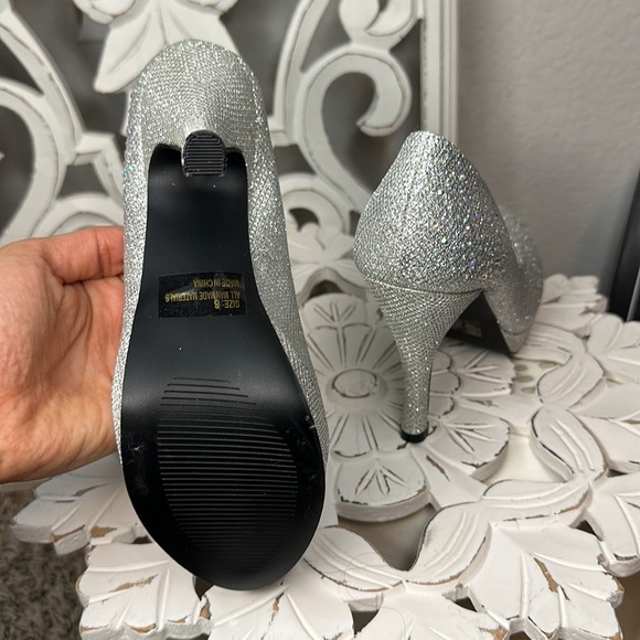 Round Toe Glitter Mesh Rhinestone Studded Low Platform Pump Heels NEW WITH BOX! - Picture 3 of 10